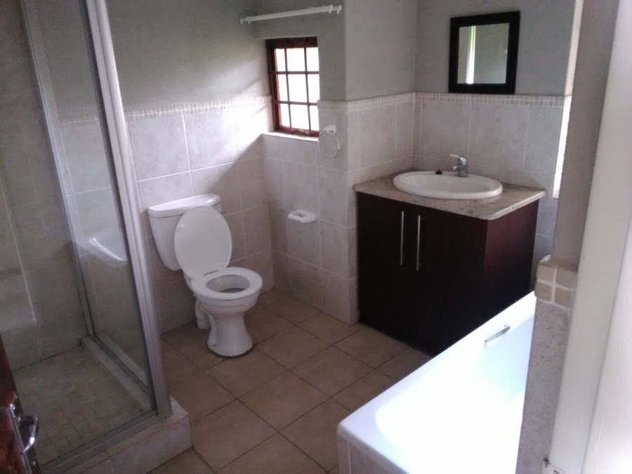 To Let 3 Bedroom Property for Rent in Hillside Free State